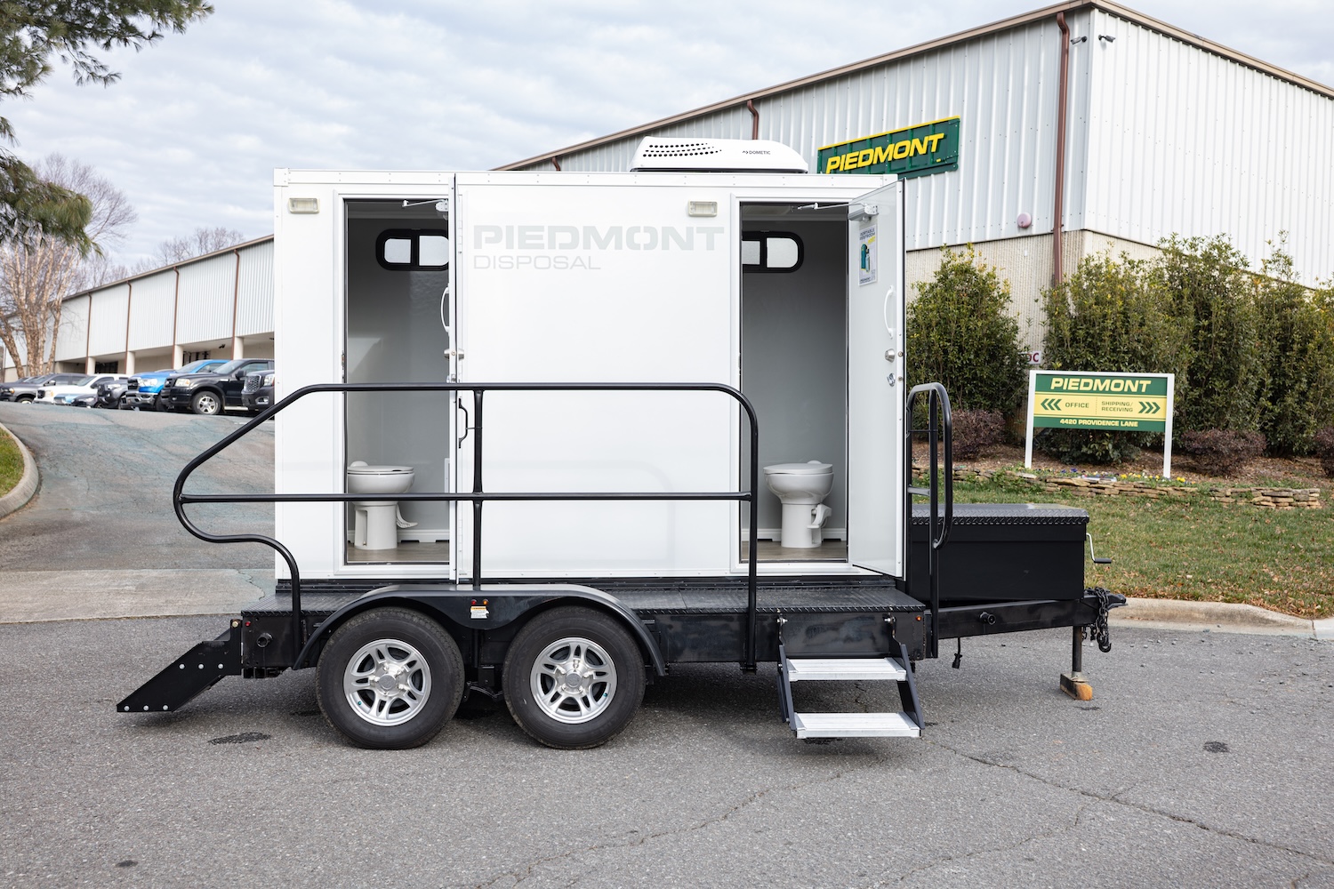 restroom-trailer-double-1