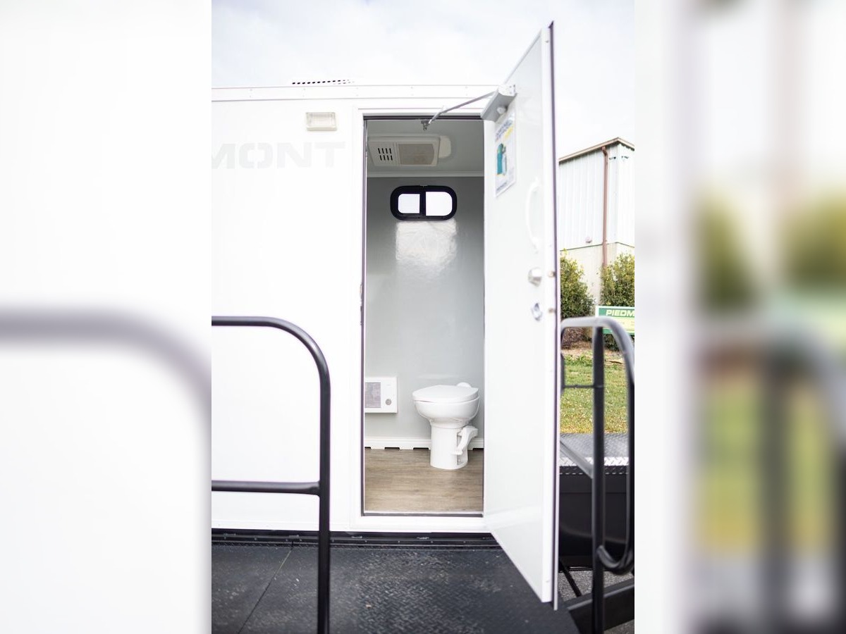 trailer-door-open-landscape